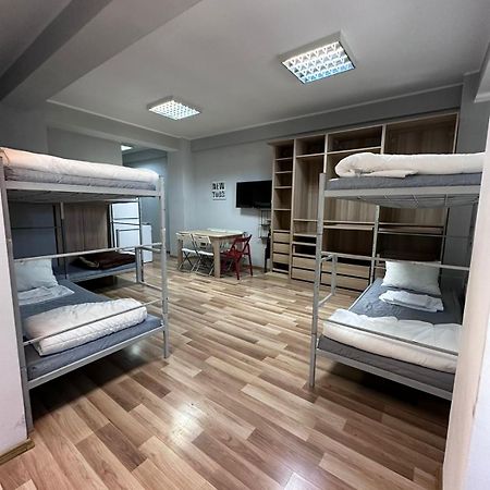 Heights Accommodation Unirii Free Parking Zone Bukarest Exteriör bild